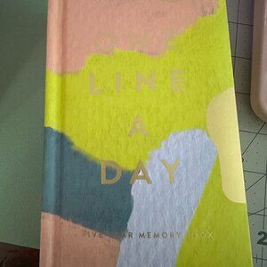 ONE LINE A DAY: 5 YEAR MEMORY BOOK